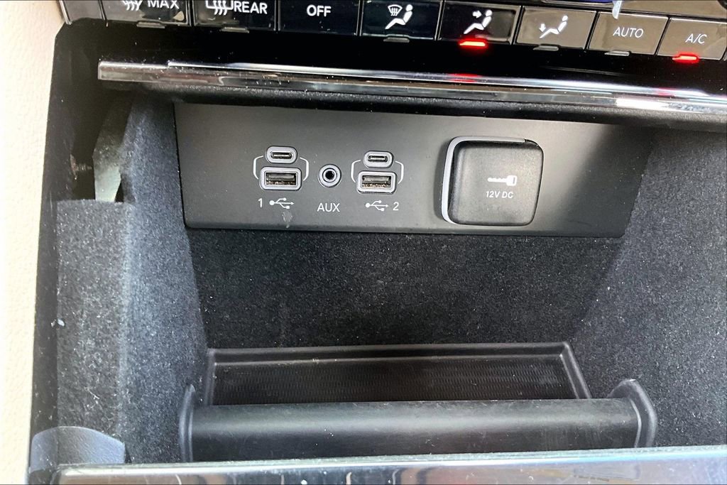Used 2021 Jeep Grand Cherokee L Limited RWD image 15