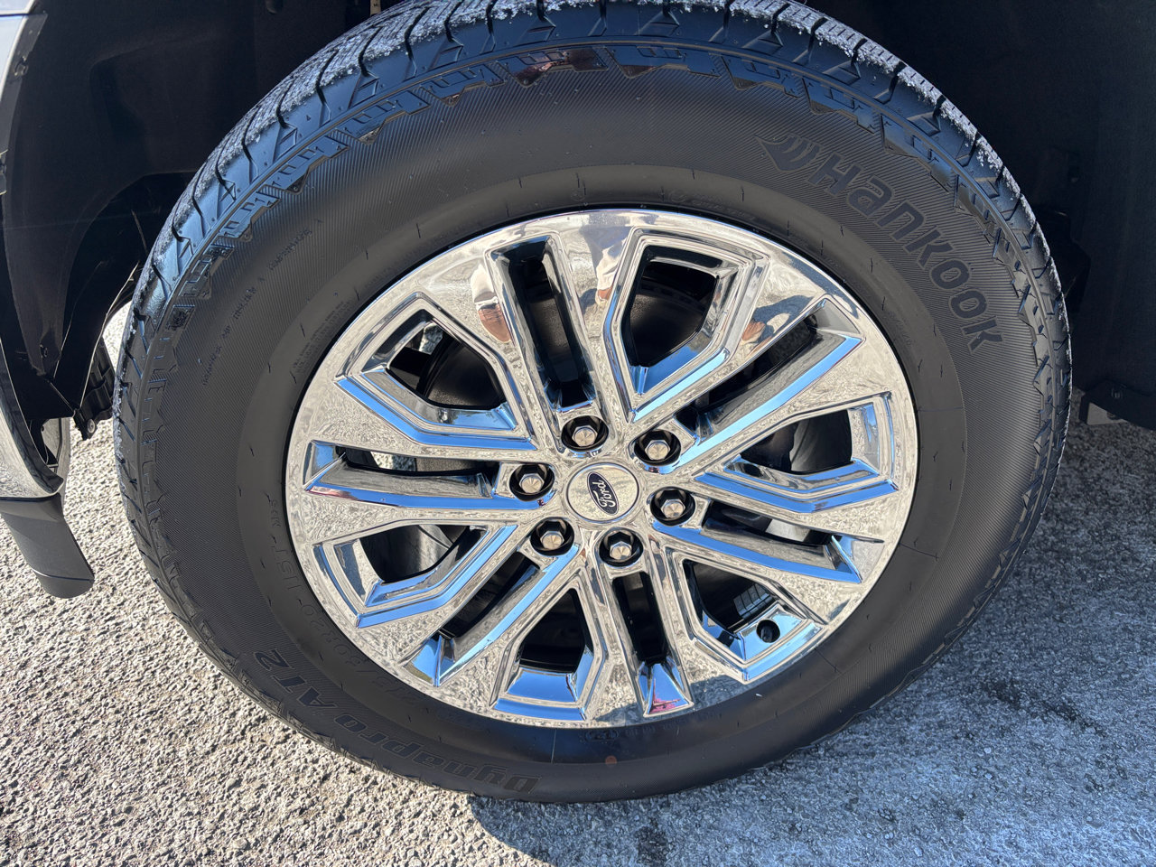 Used 2025 Ford F150 Lariat w/ Equipment Group 502A High image 9