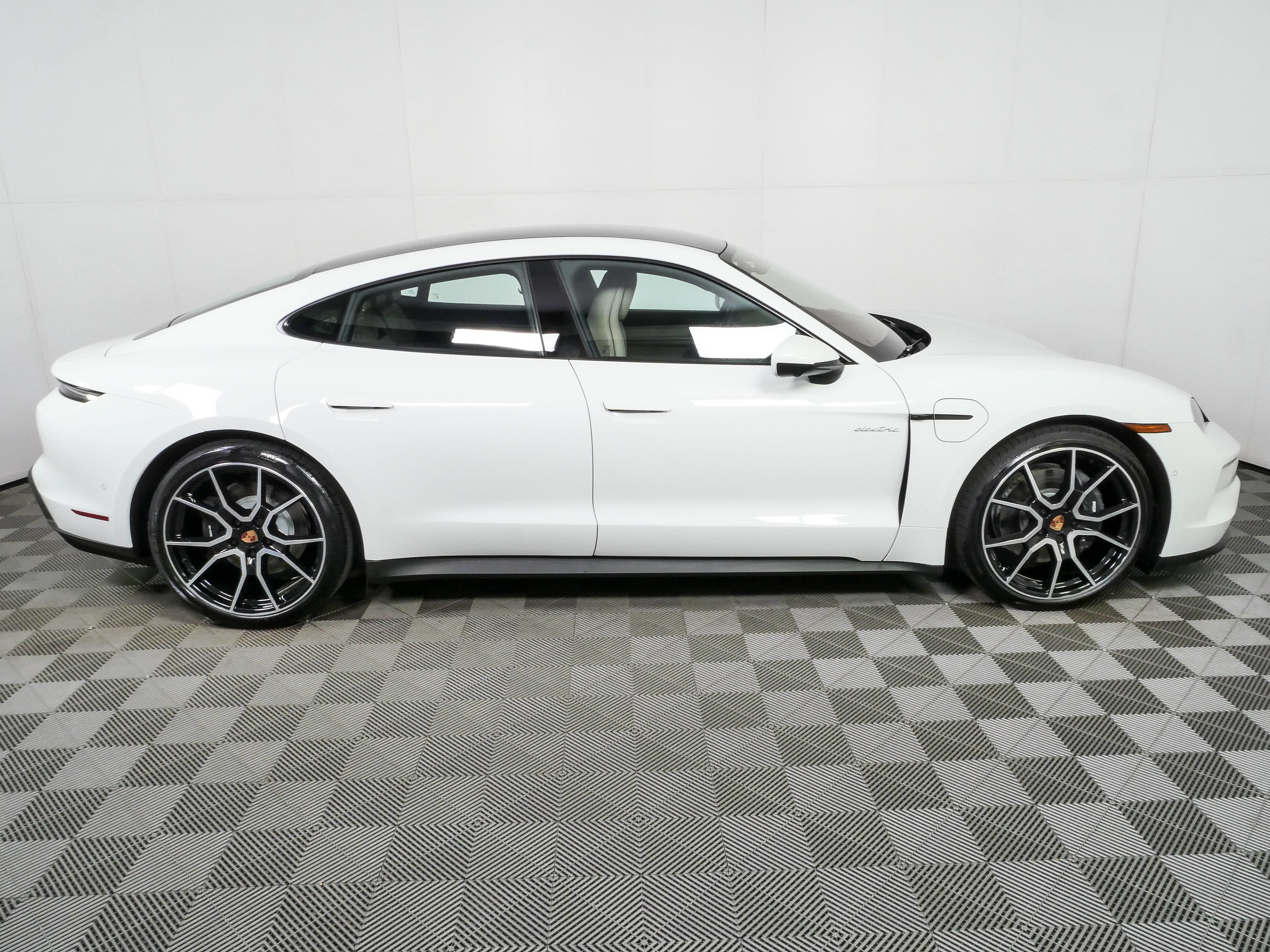 New 2026 Porsche Taycan AWD/4WD image 29