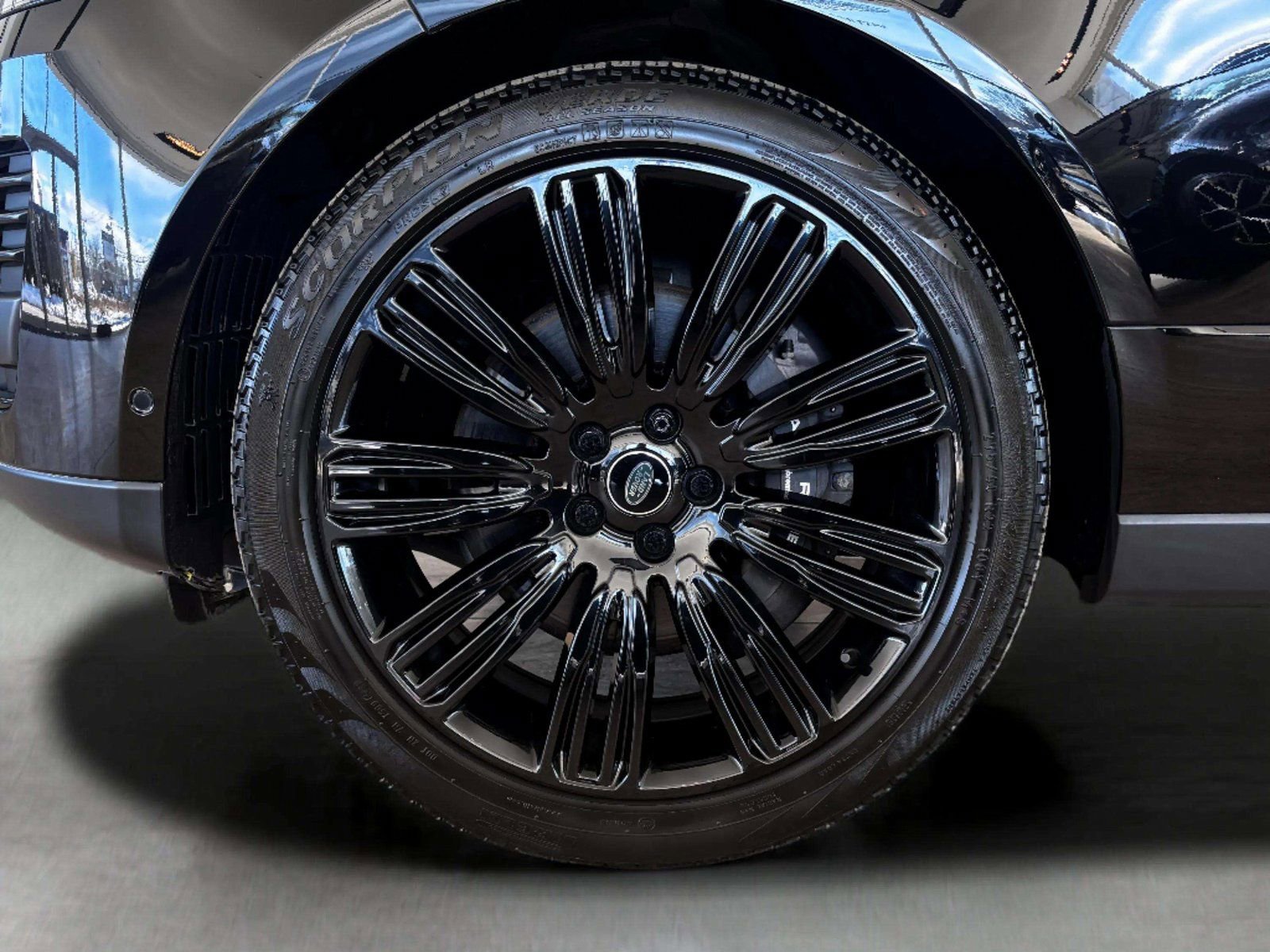 Used 2022 Land Rover Range Rover P525 Westminster Edition image 8