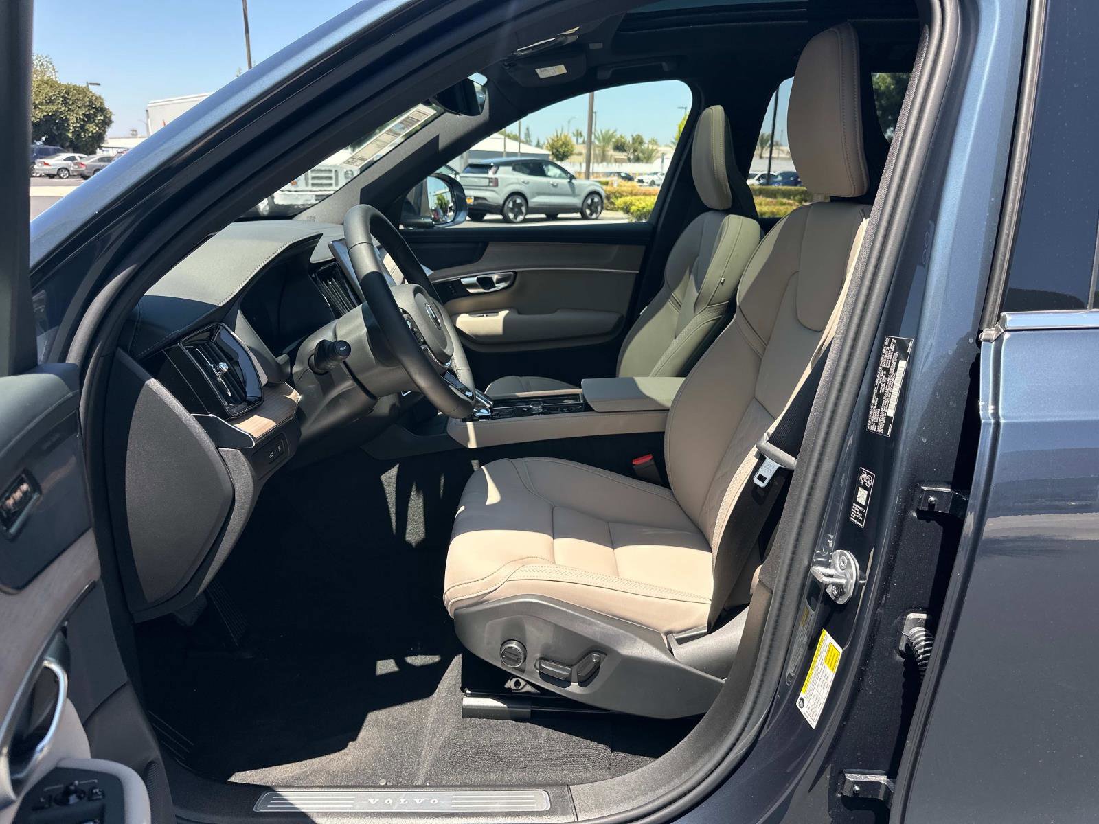 New 2026 Volvo XC90 T8 Plus image 13
