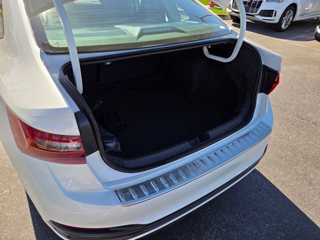 Certified 2023 Volkswagen Jetta SE w/ Panoramic Sunroof Package FWD image 16