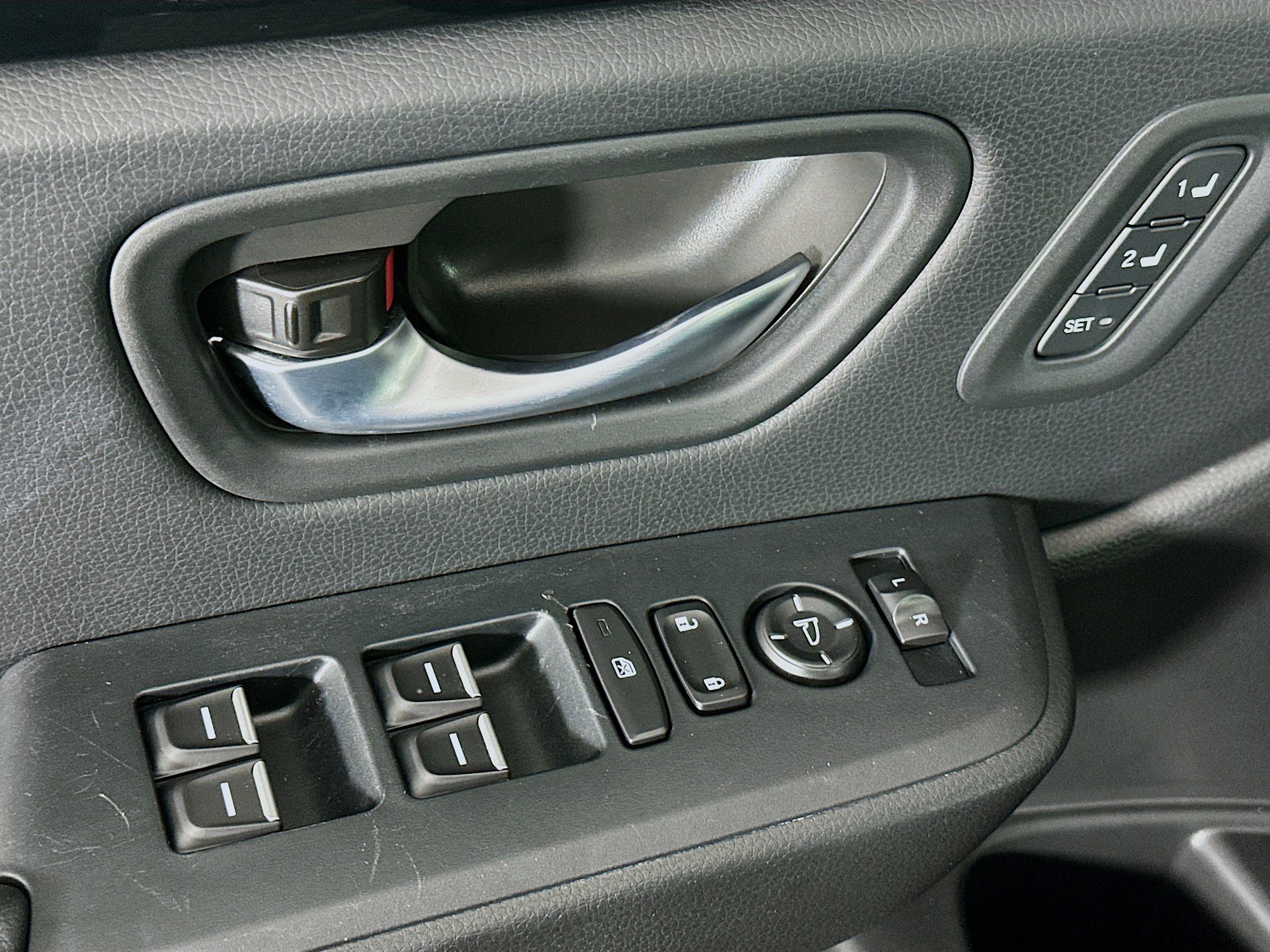 Used 2025 Honda Pilot EX-L image 15