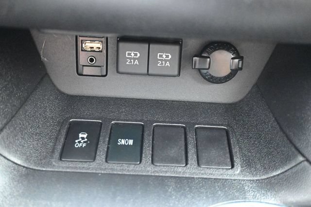 Used 2019 Toyota Highlander Limited FWD image 34