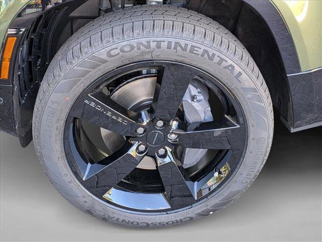 New 2026 Land Rover Defender 110 X-Dynamic SE image 9