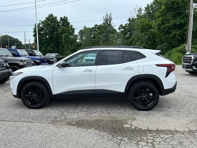 Used 2024 Chevrolet Trax ACTIV w/ Driver Confidence Package image 6