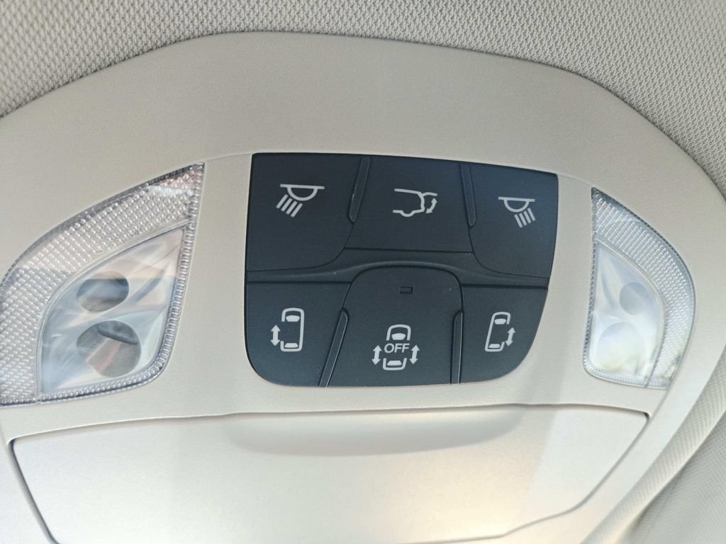 Used 2022 Chrysler Pacifica Touring-L AWD/4WD image 33