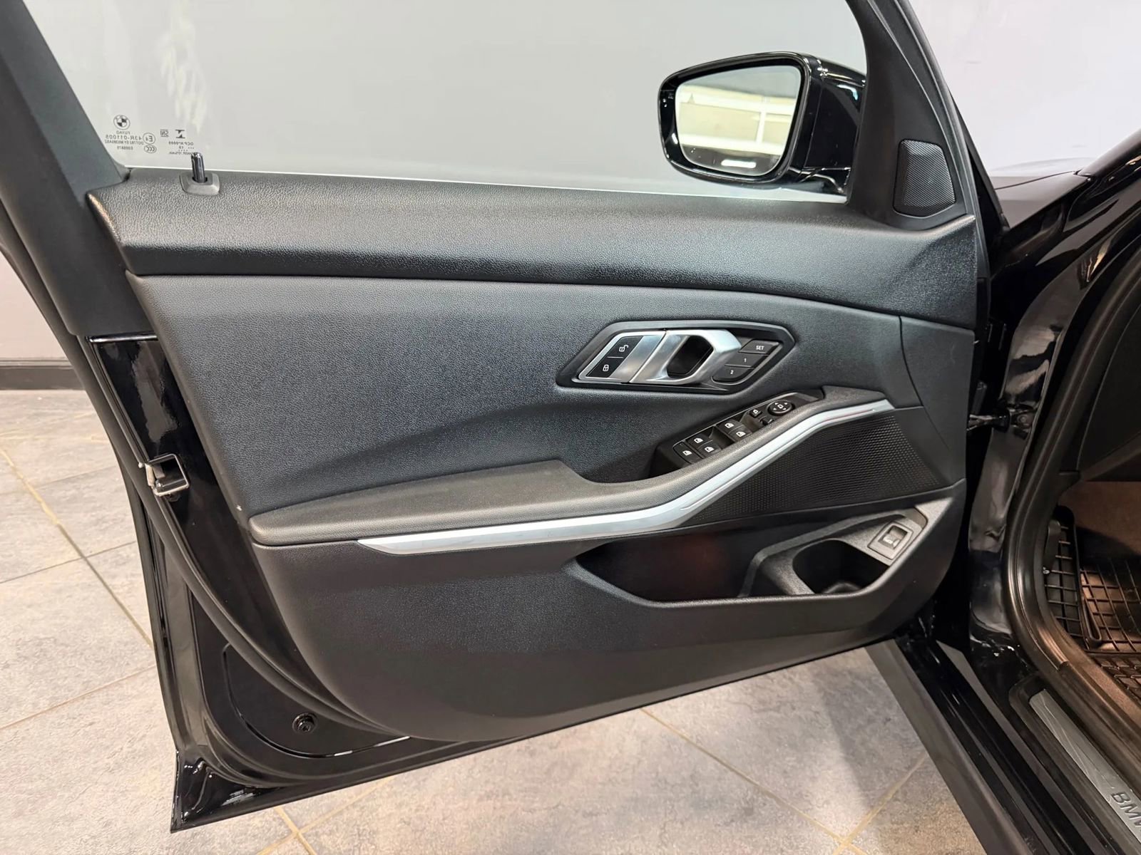 Used 2019 BMW 330i xDrive Sedan w/ Driving Assistance Package AWD/4WD image 15