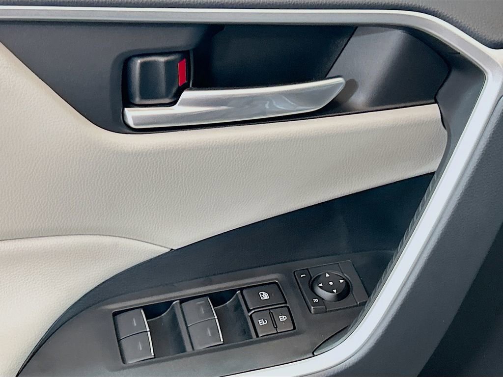 New 2025 Toyota RAV4 XLE FWD image 17