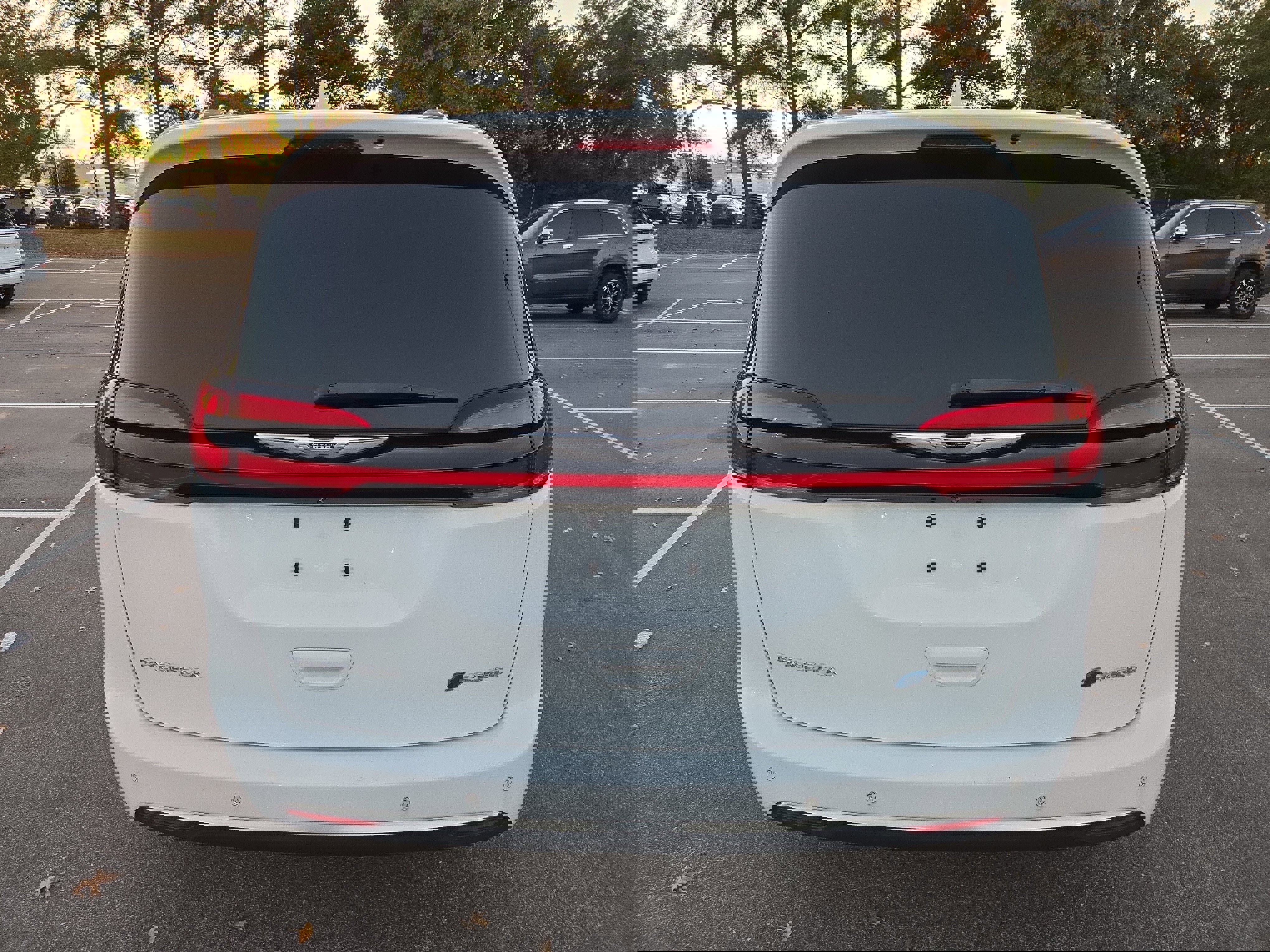 Used 2022 Chrysler Pacifica Pinnacle image 4