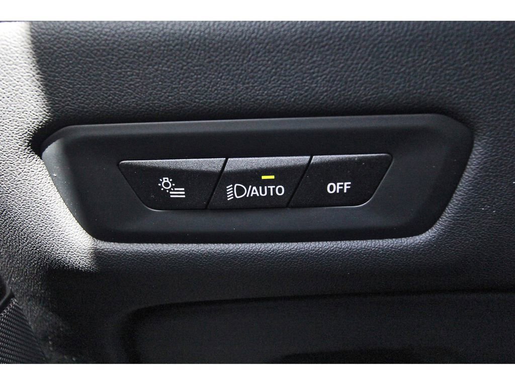 Used 2025 BMW X5 xDrive50e image 19