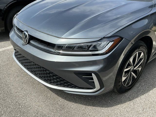 Used 2025 Volkswagen Jetta S image 9