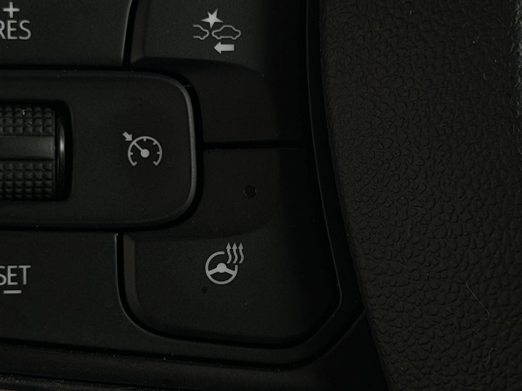 Used 2025 Buick Envista Avenir FWD image 29