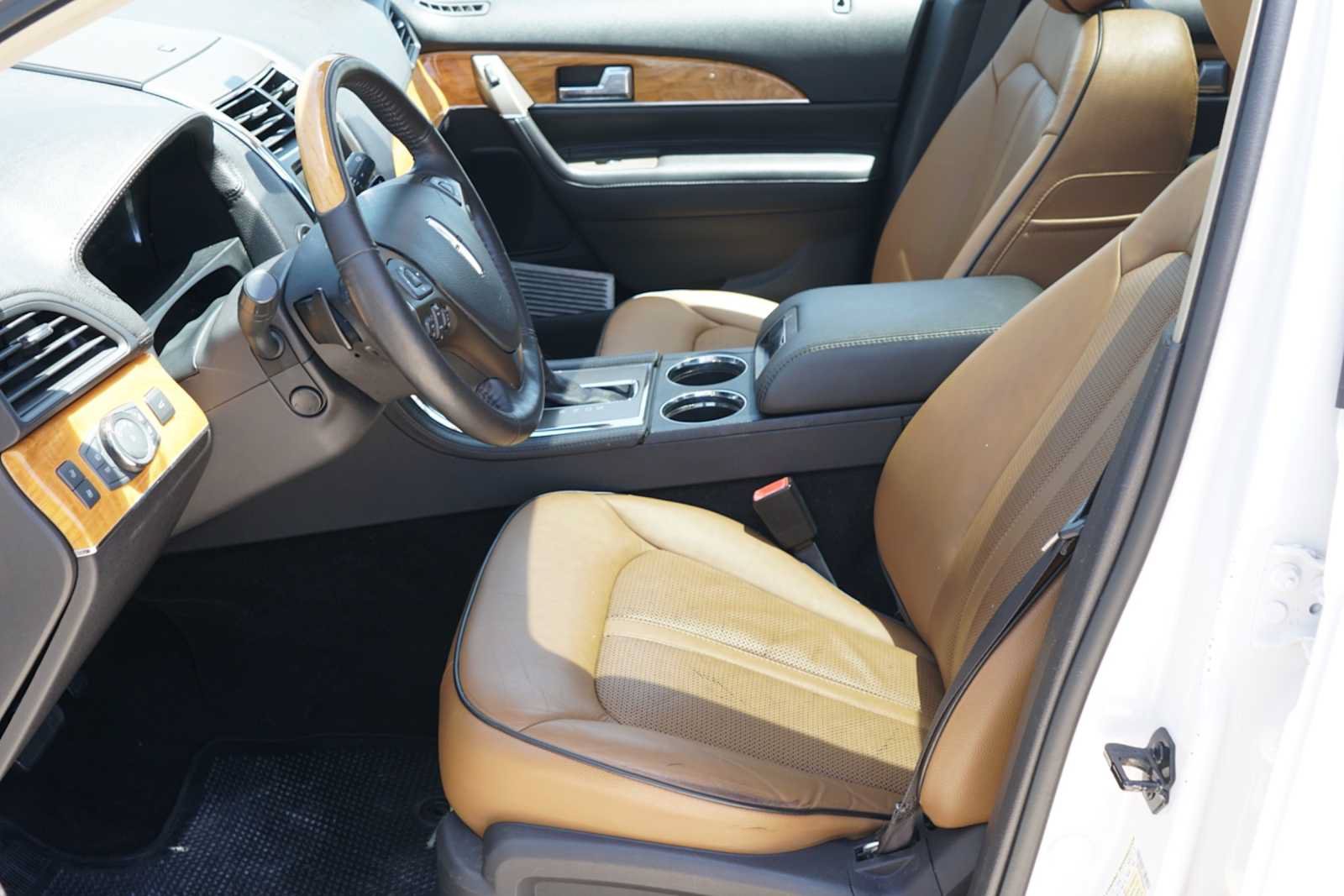 Used 2015 Lincoln MKX FWD w/ Equipment Group 102A image 9