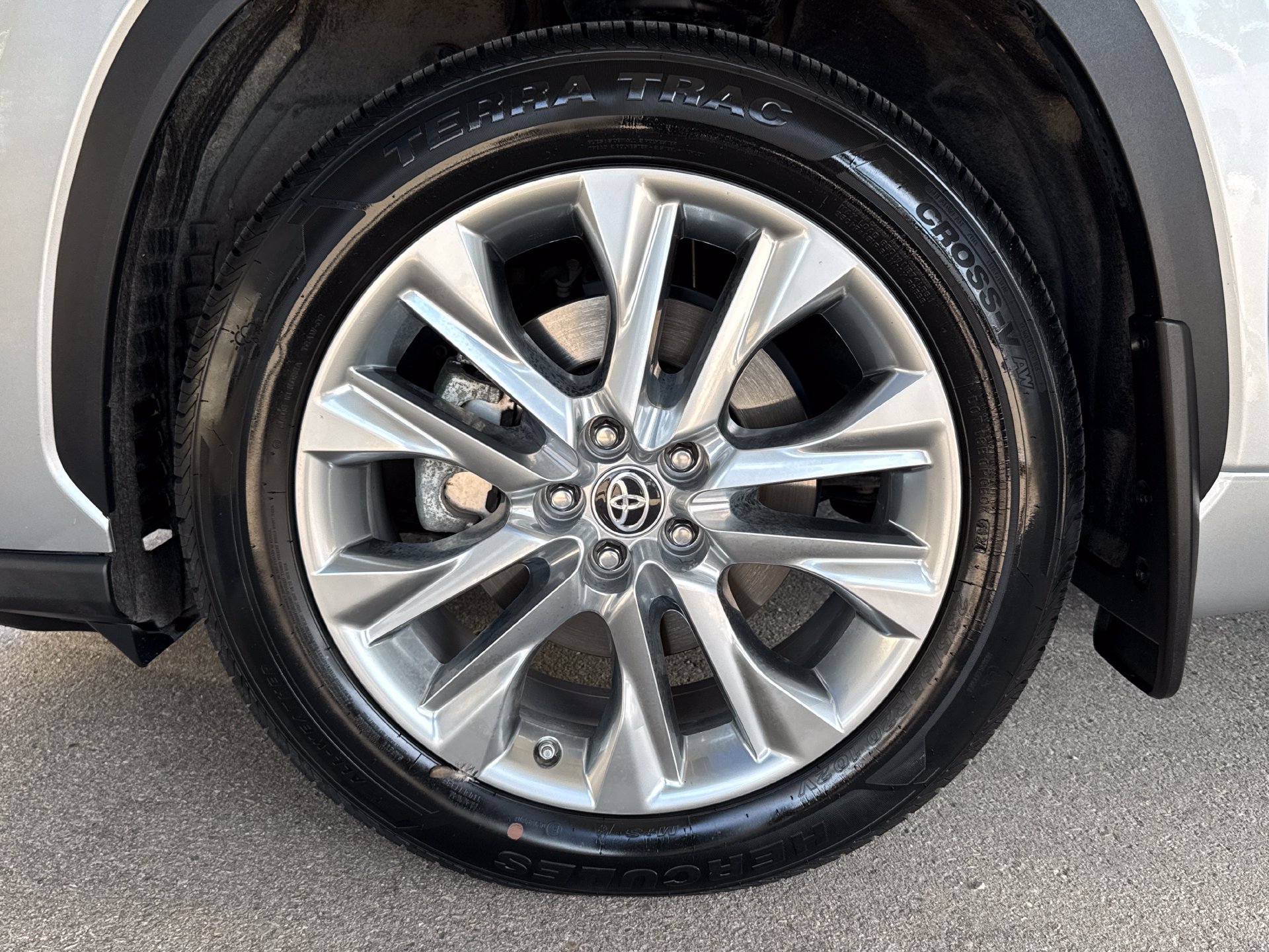 Used 2023 Toyota Highlander Limited AWD/4WD image 18