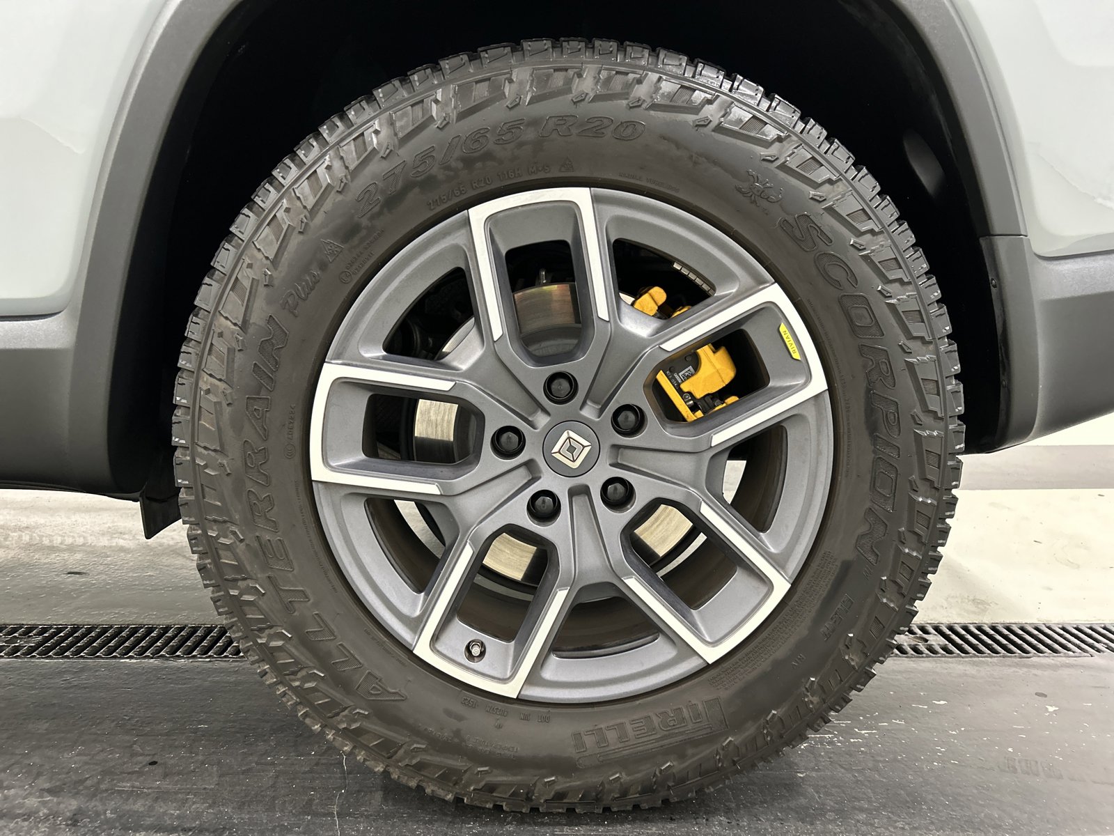 Used 2023 Rivian R1S Adventure image 10