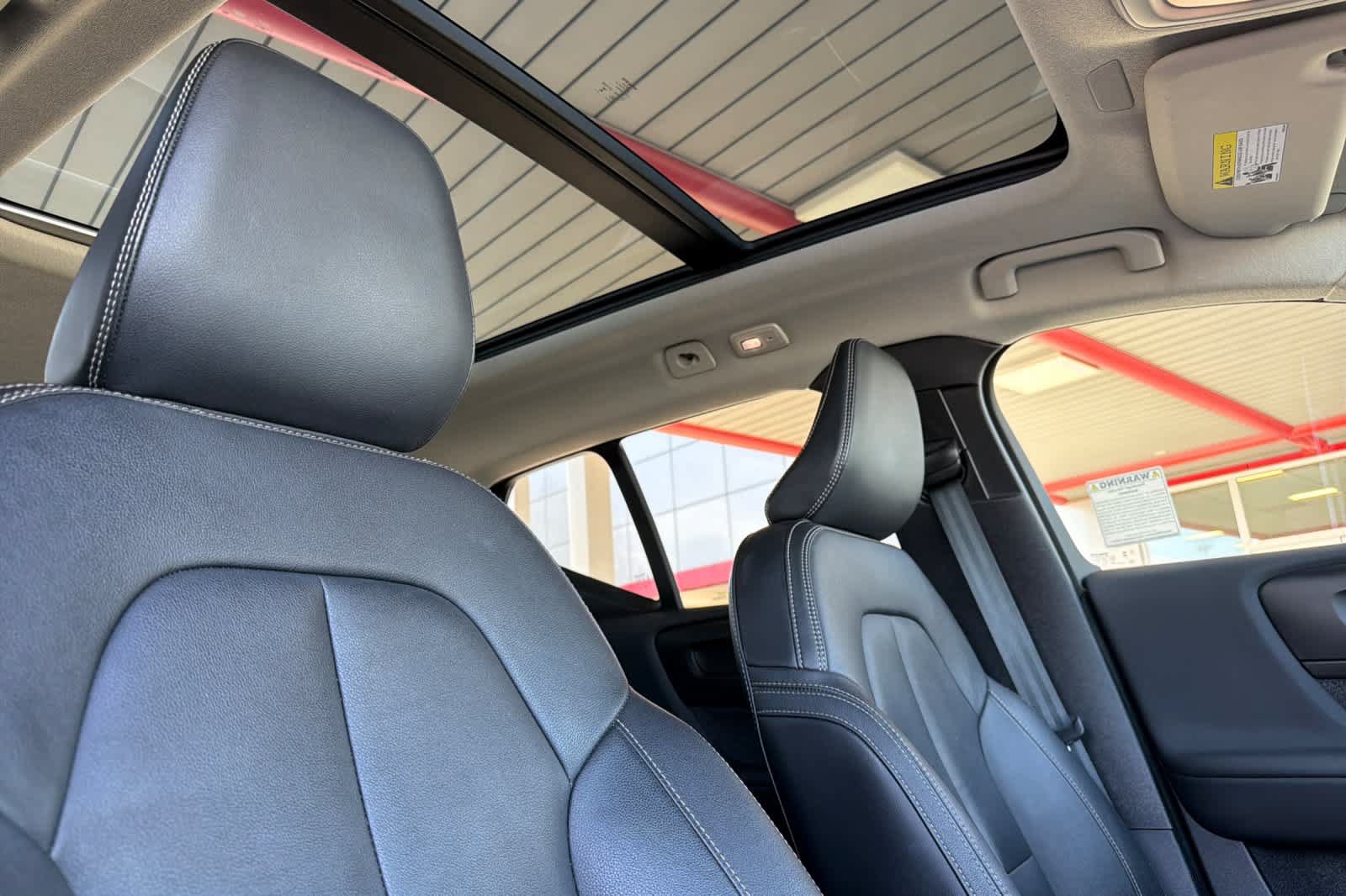 Used 2024 Volvo XC40 B5 Plus AWD/4WD image 18