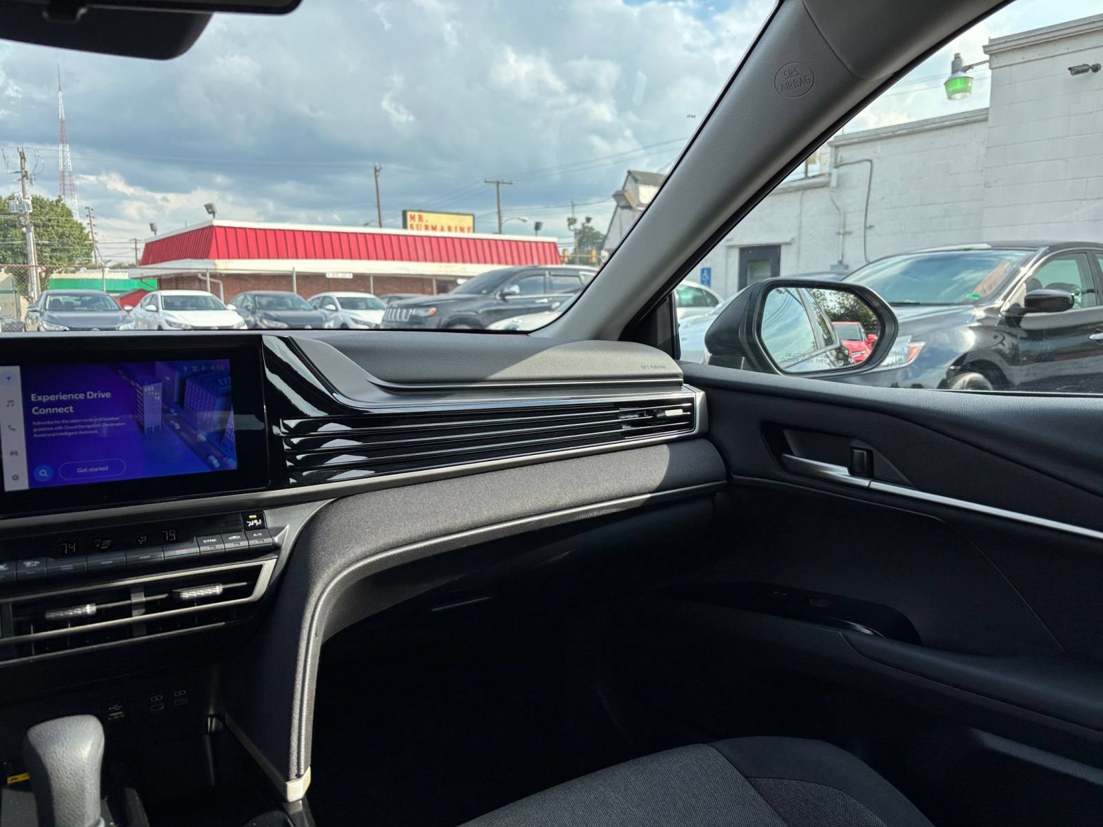Used 2025 Toyota Camry LE FWD image 33