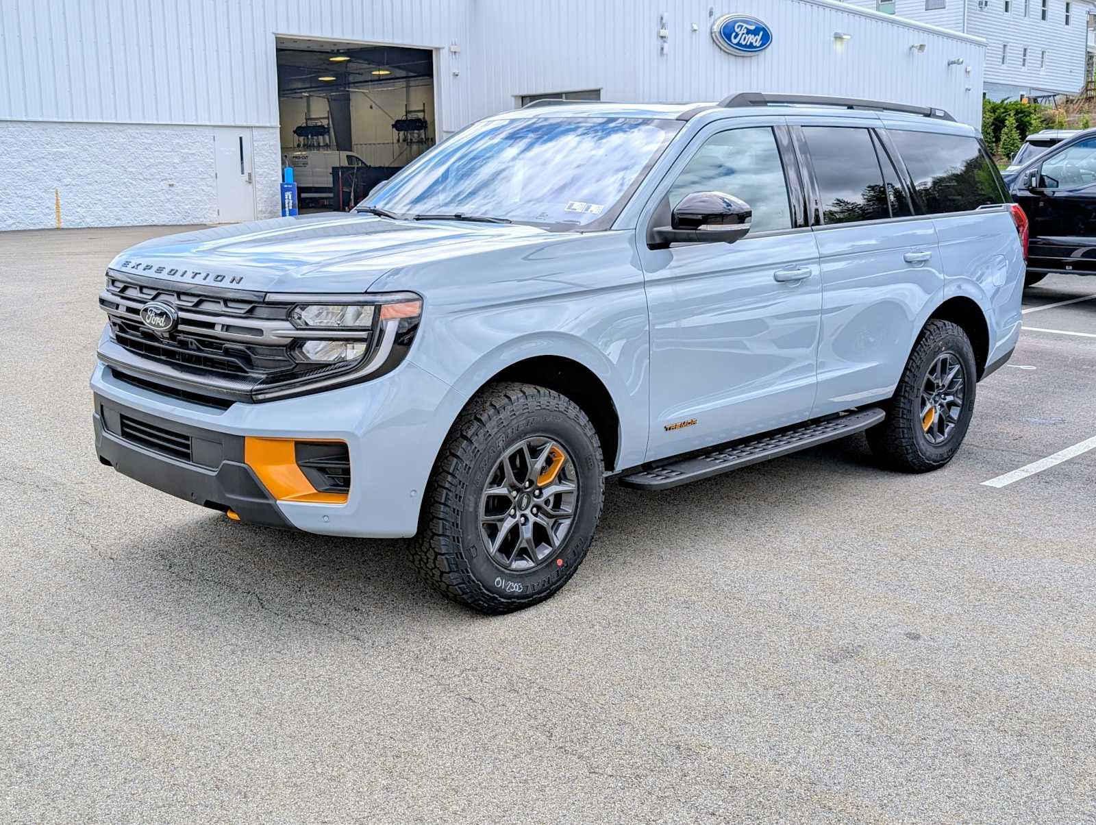 New 2025 Ford Expedition Tremor AWD/4WD image 1