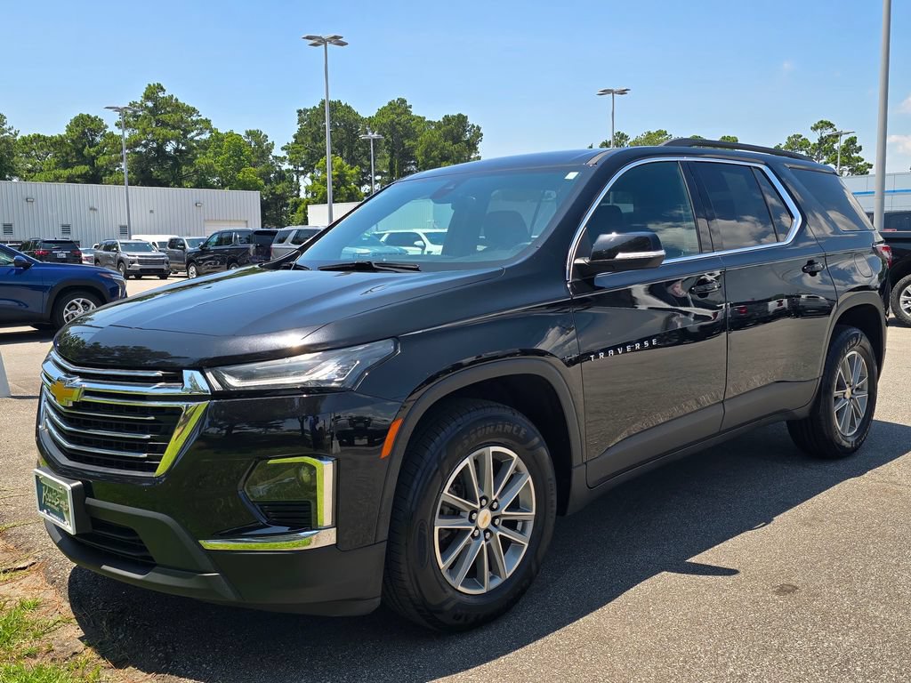 Used 2023 Chevrolet Traverse LT