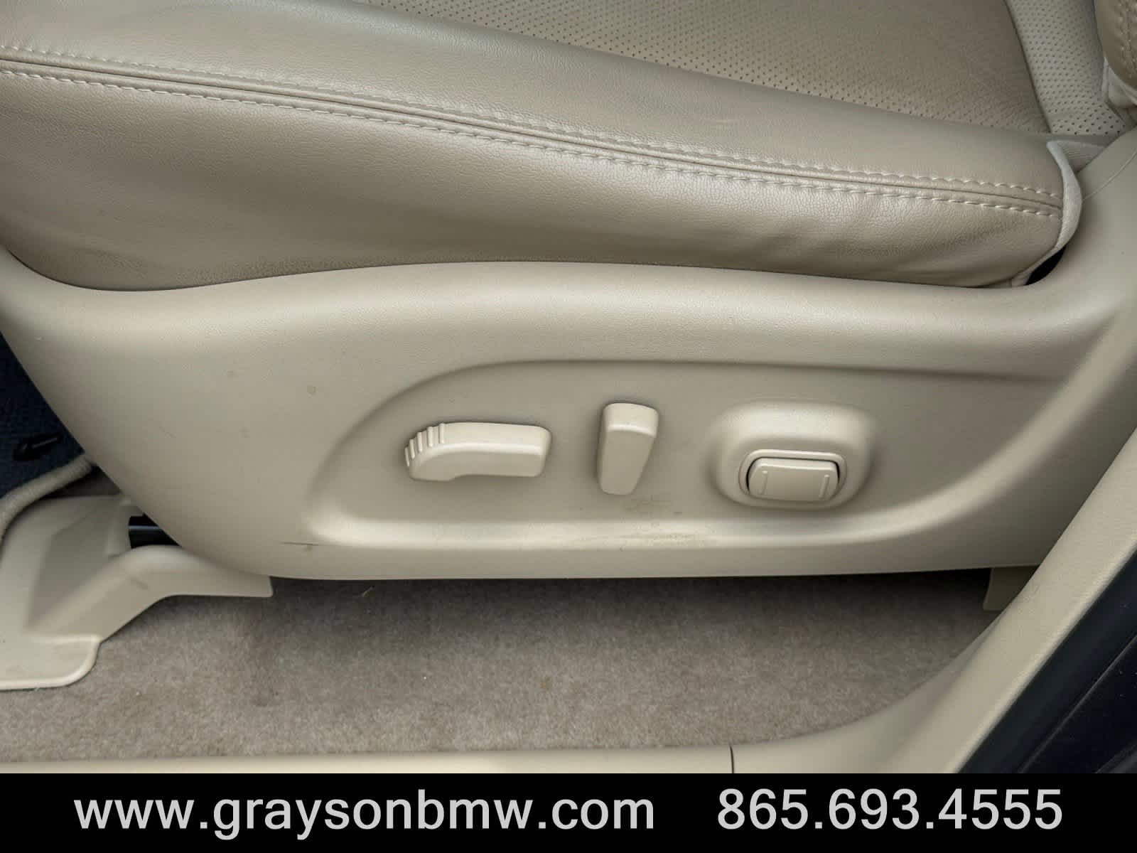 Used 2015 Nissan Pathfinder Platinum AWD/4WD image 13
