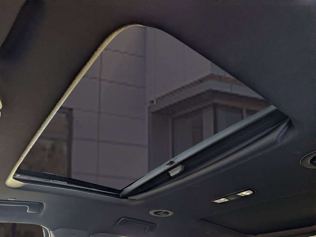 Used 2024 Buick Enclave Avenir image 16