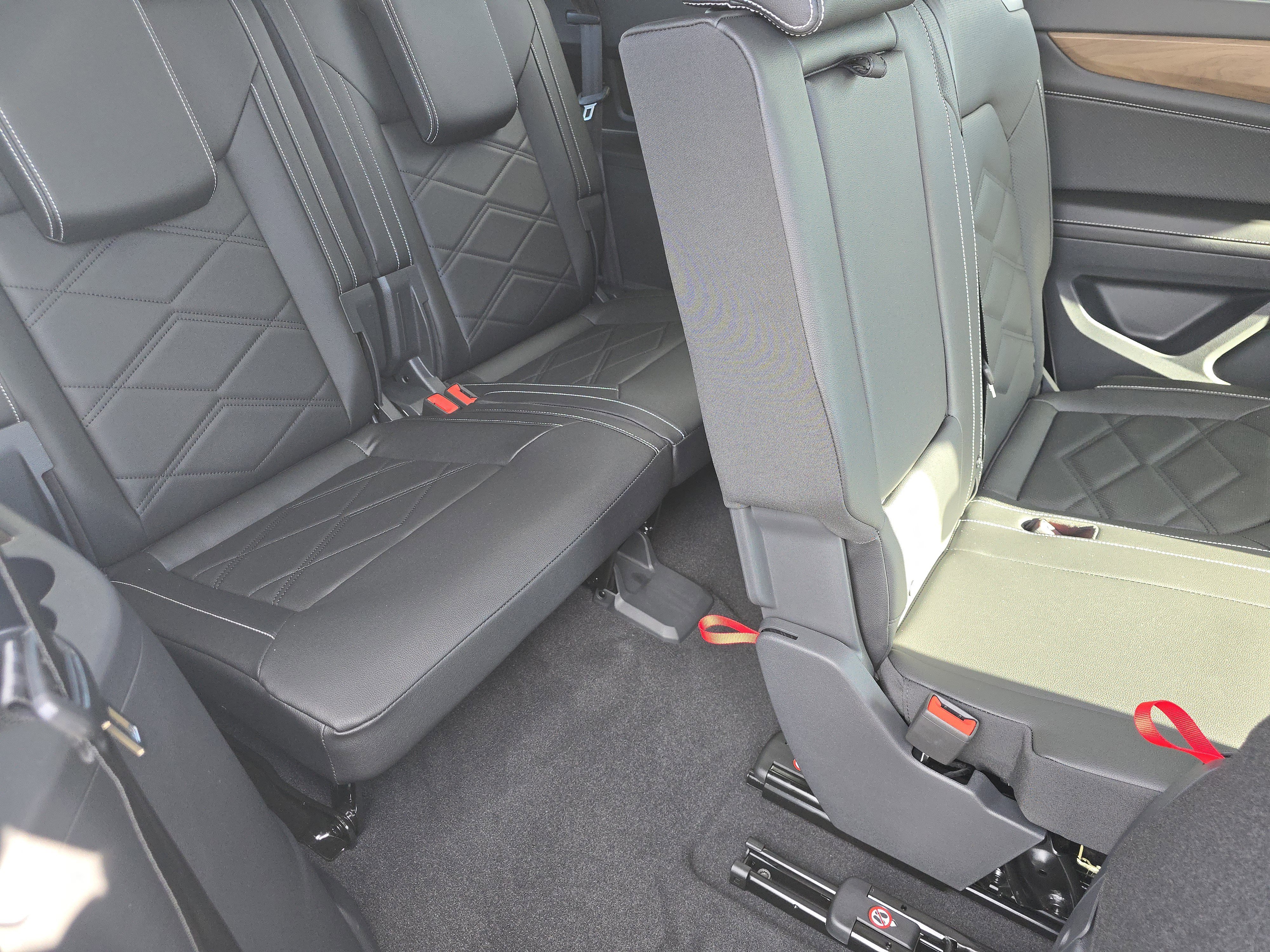 New 2026 Volkswagen Atlas SE image 18