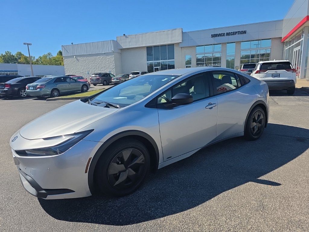 Certified 2023 Toyota Prius LE AWD/4WD image 6