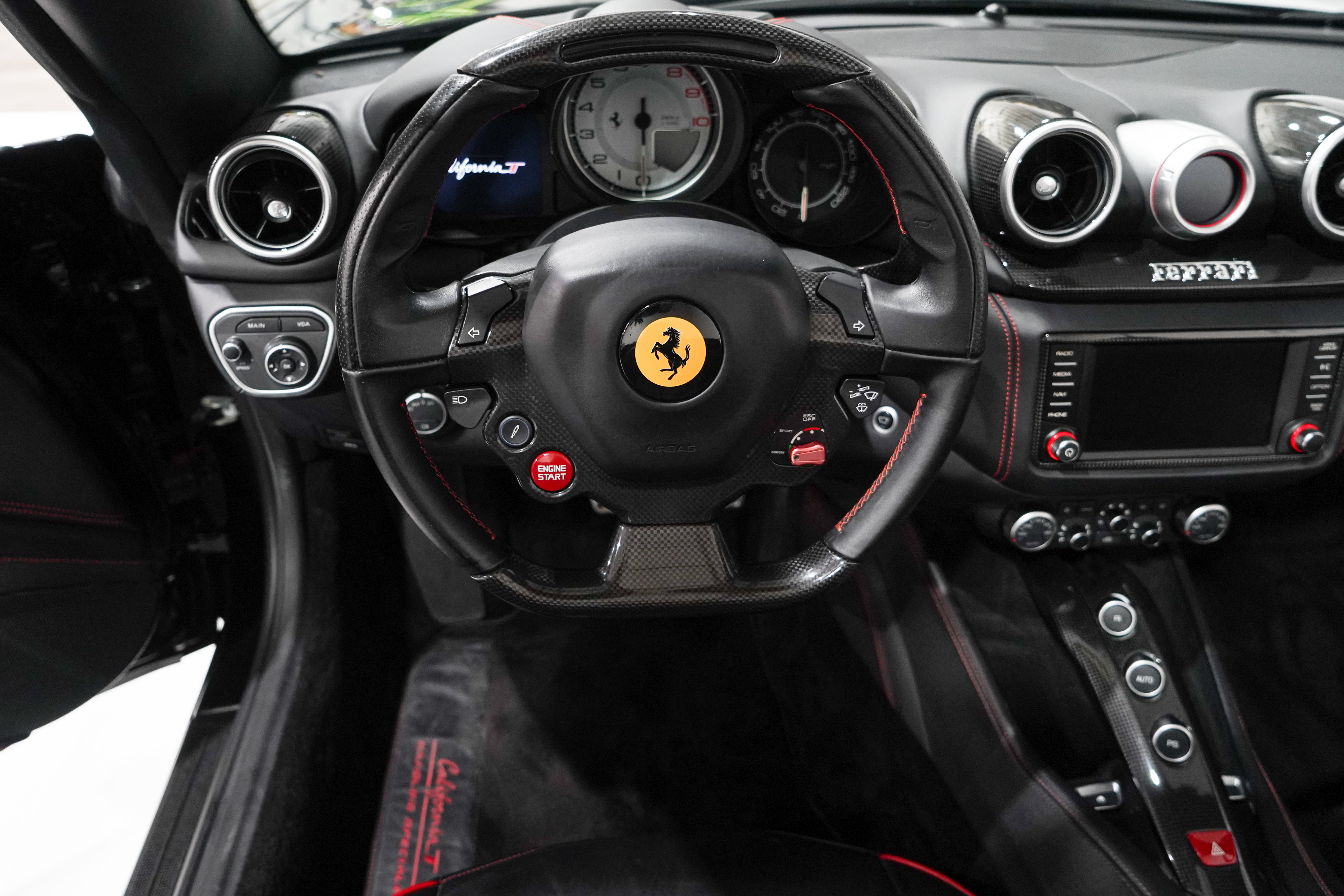 Used 2016 Ferrari California T RWD image 11