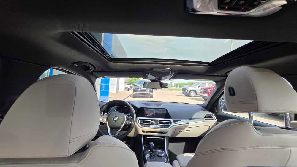 Used 2020 BMW 330i Sedan w/ Premium Package image 23