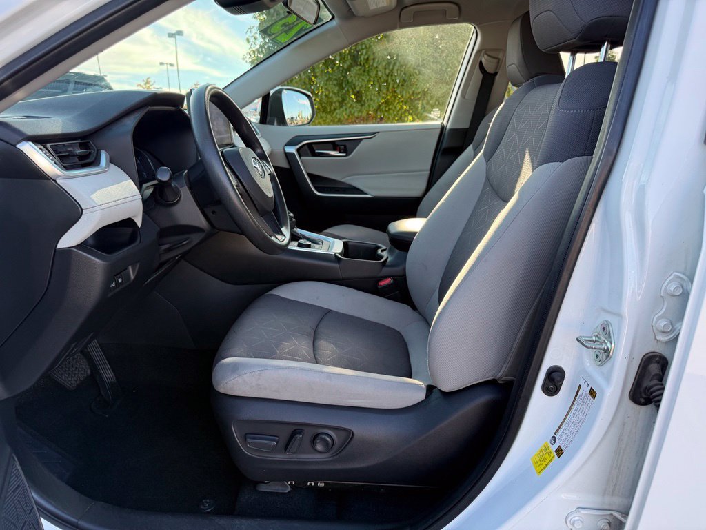 Used 2023 Toyota RAV4 XLE AWD/4WD image 12