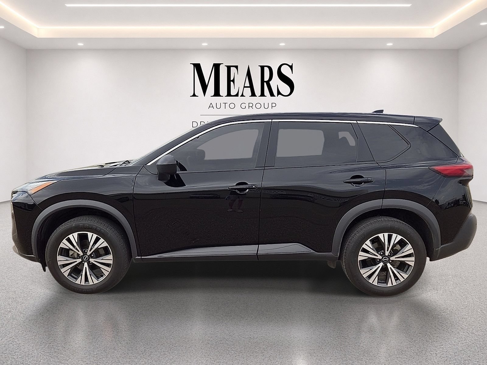Used 2023 Nissan Rogue SV AWD/4WD image 2