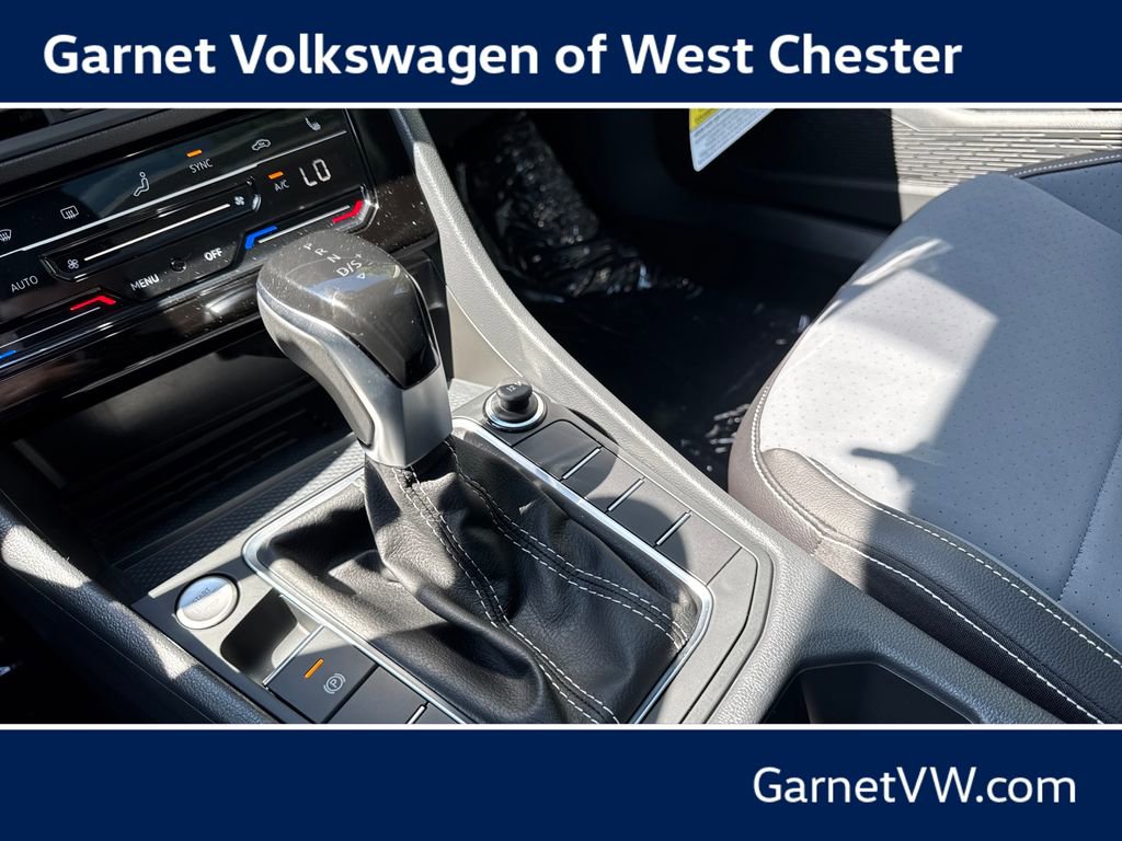 New 2026 Volkswagen Jetta SE FWD image 12