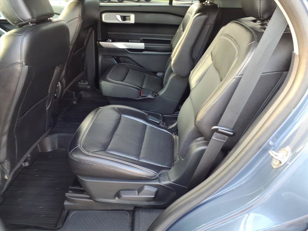 Used 2021 Ford Explorer Limited w/ Equipment Group 301A AWD/4WD image 7