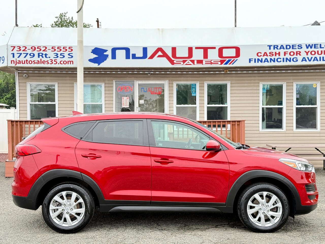 Used 2021 Hyundai Tucson SE w/ Cargo Package image 3