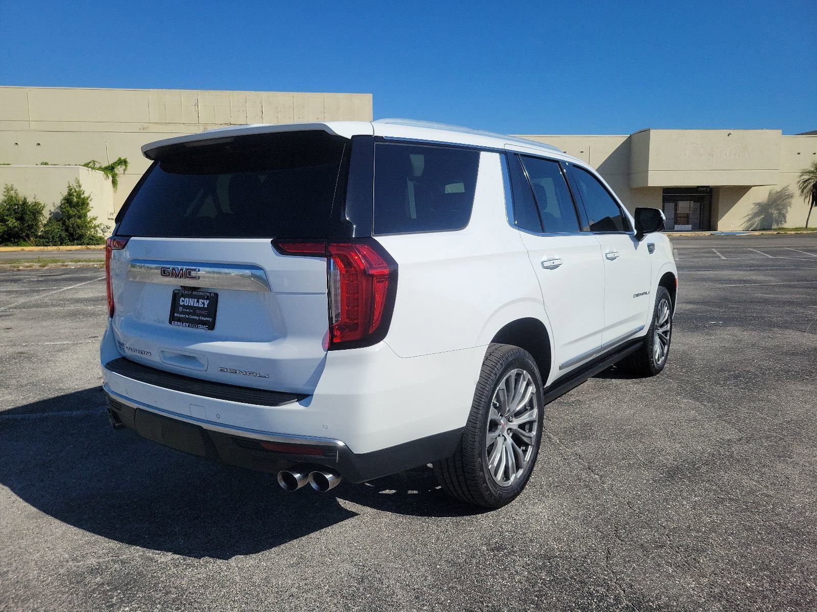 Certified 2021 GMC Yukon Denali w/ Denali Premium Package RWD image 6