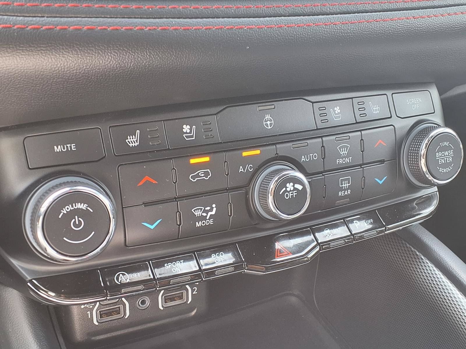 Used 2024 Dodge Durango GT AWD/4WD image 16