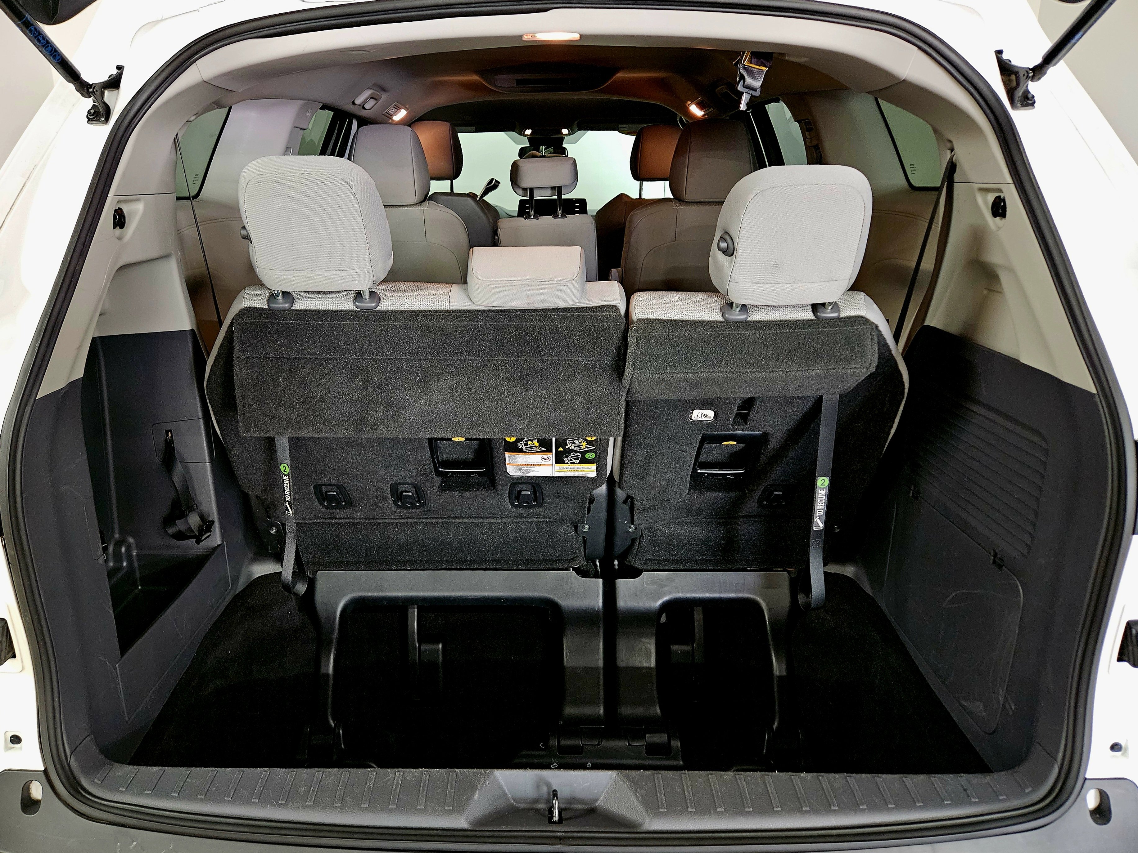 Used 2022 Toyota Sienna LE FWD image 18
