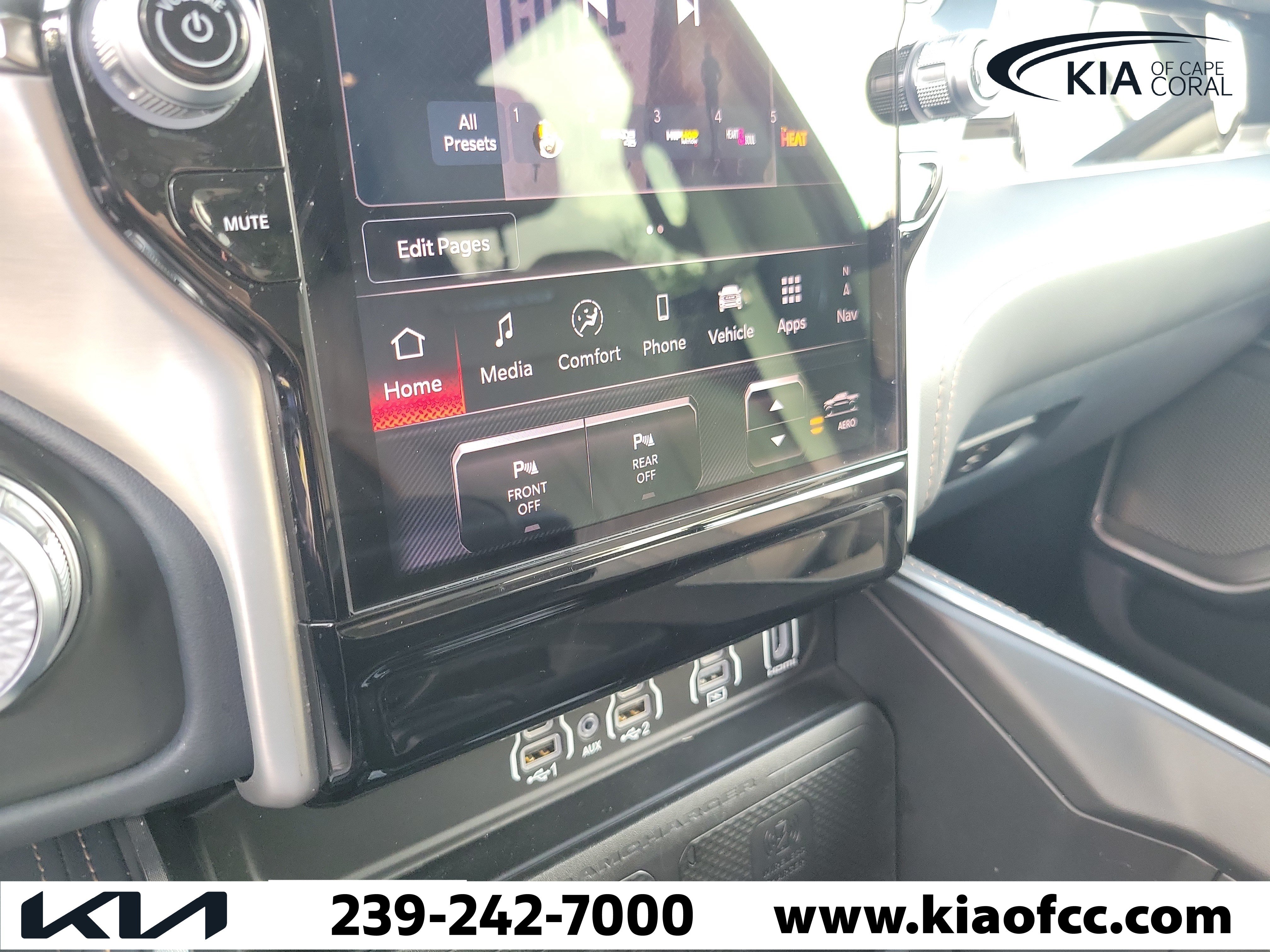 Used 2025 RAM 1500 Tungsten AWD/4WD image 32
