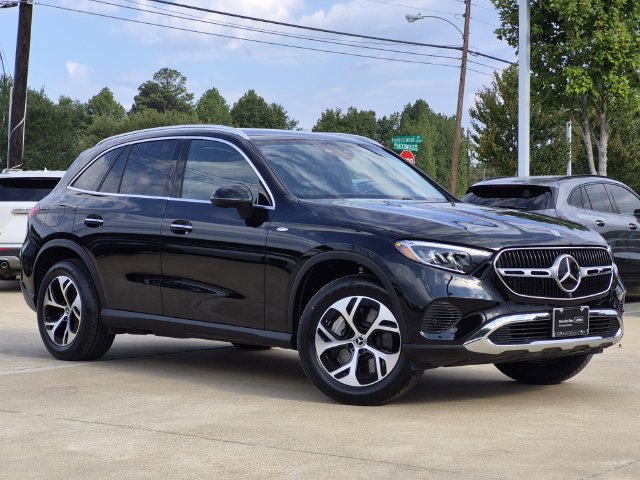 Used 2025 Mercedes-Benz GLC 350e 4MATIC image 1