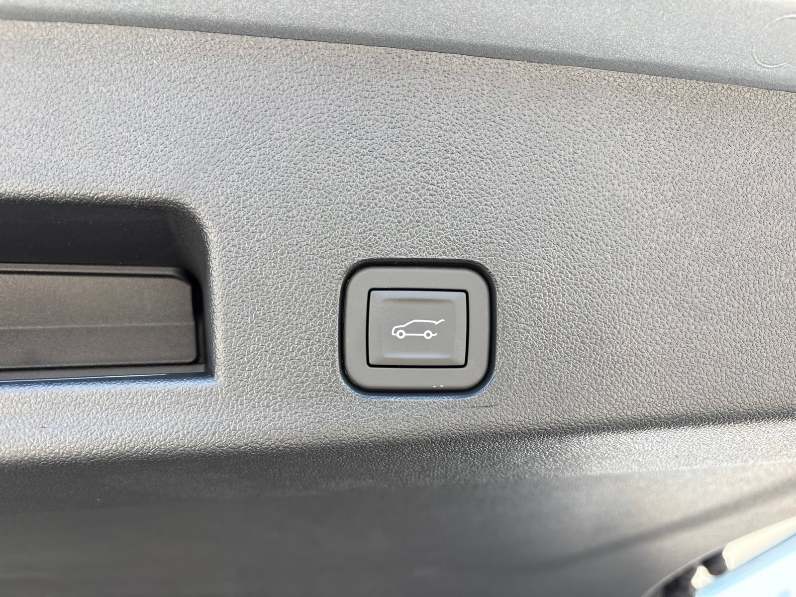 New 2026 GMC Acadia Elevation w/ Elevation Premium Package FWD image 19