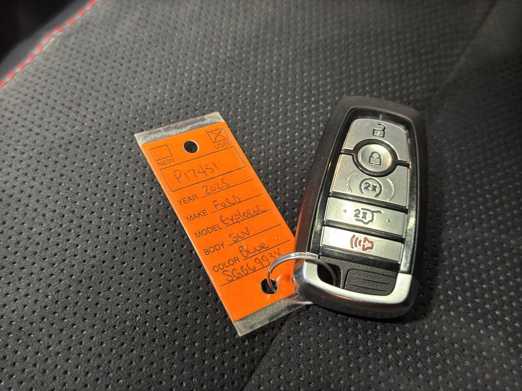 Used 2025 Ford Explorer ST image 46
