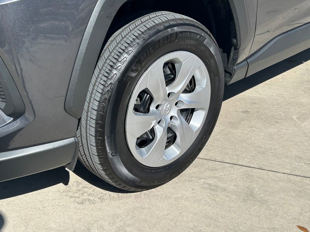 Certified 2025 Toyota RAV4 LE FWD image 9