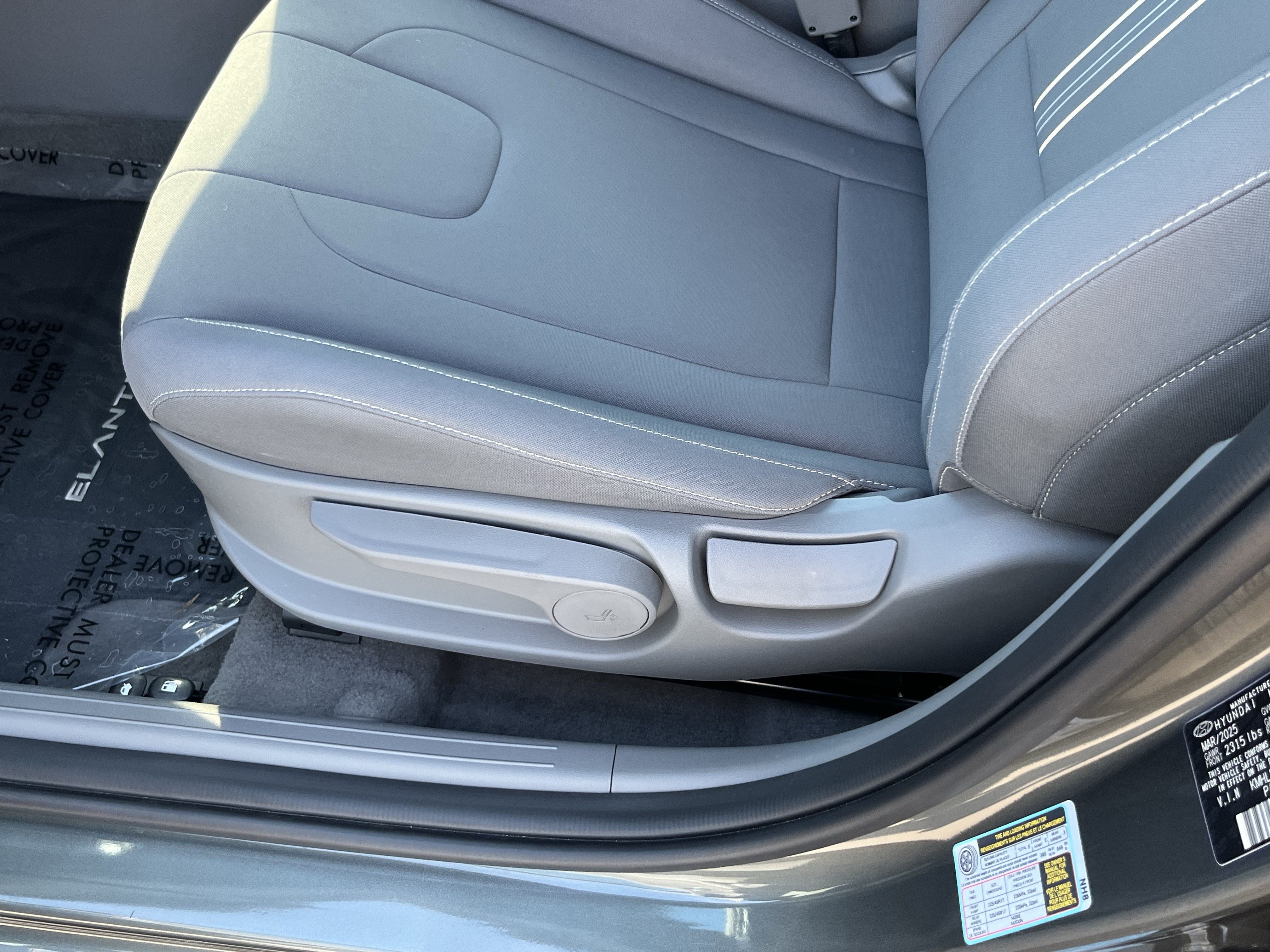 Certified 2025 Hyundai Elantra Hybrid FWD image 17