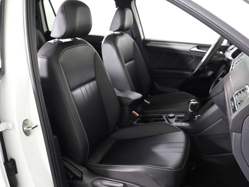 Used 2024 Volkswagen Tiguan SE R-Line AWD/4WD image 32