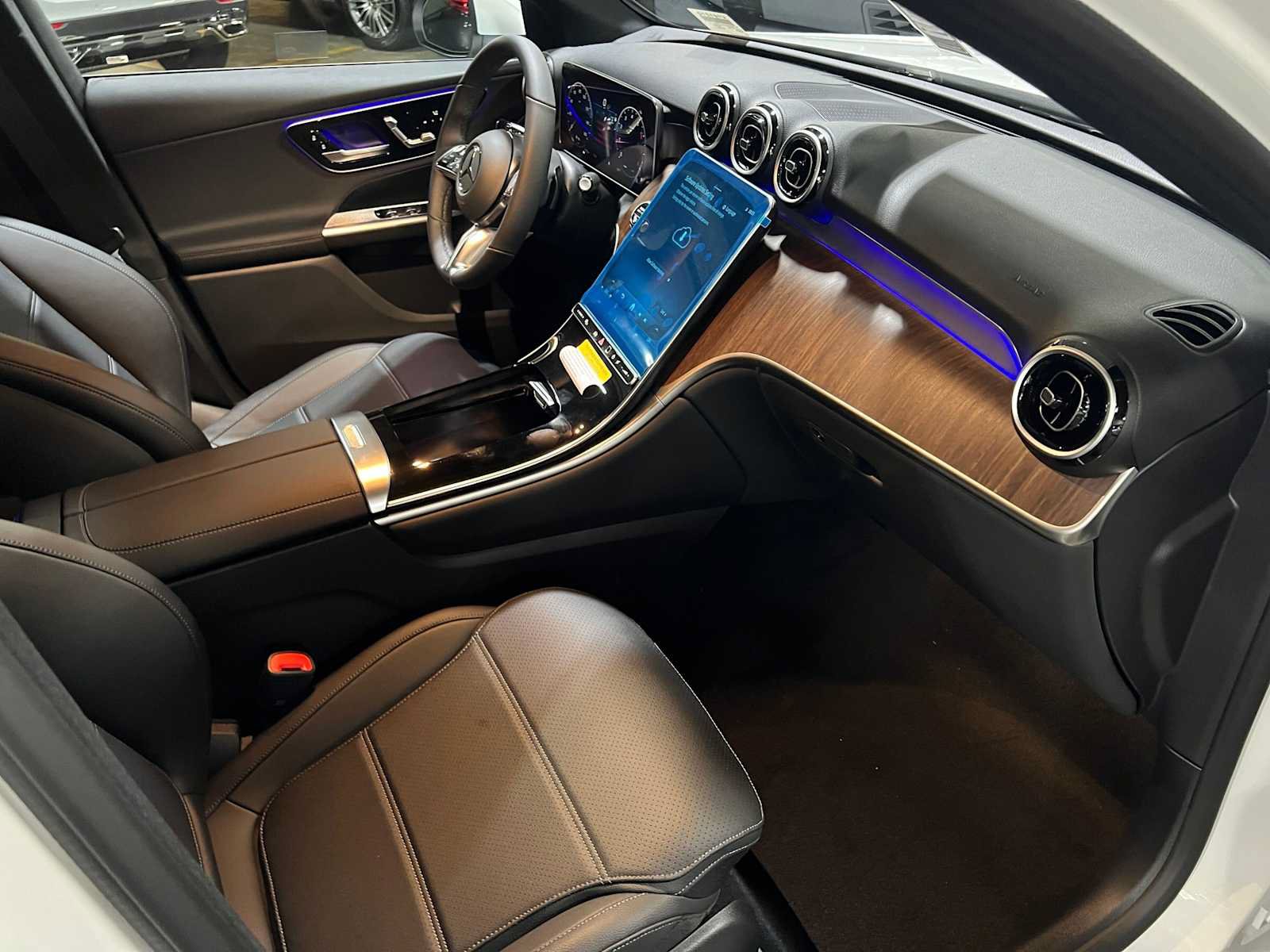 New 2027 Mercedes-Benz GLC 300 4MATIC image 11