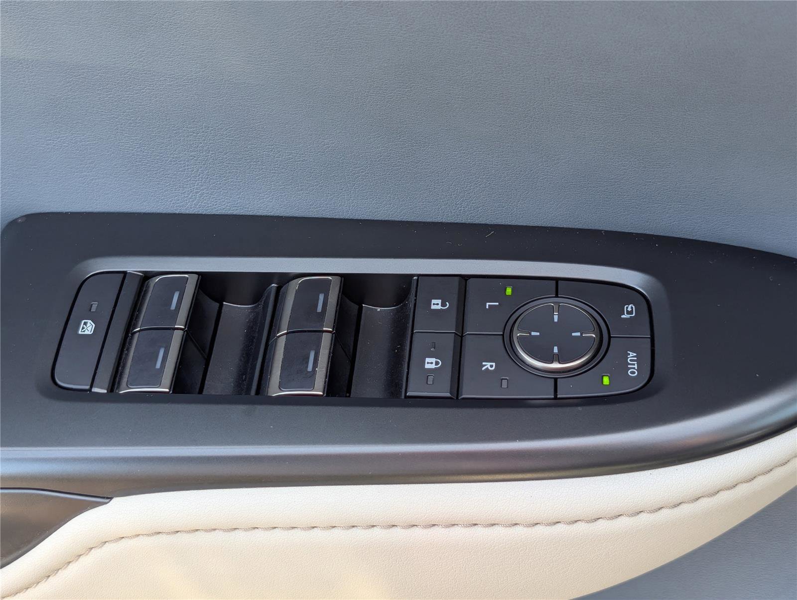 Used 2023 Lexus RZ 450e Premium w/ Technology Package image 20