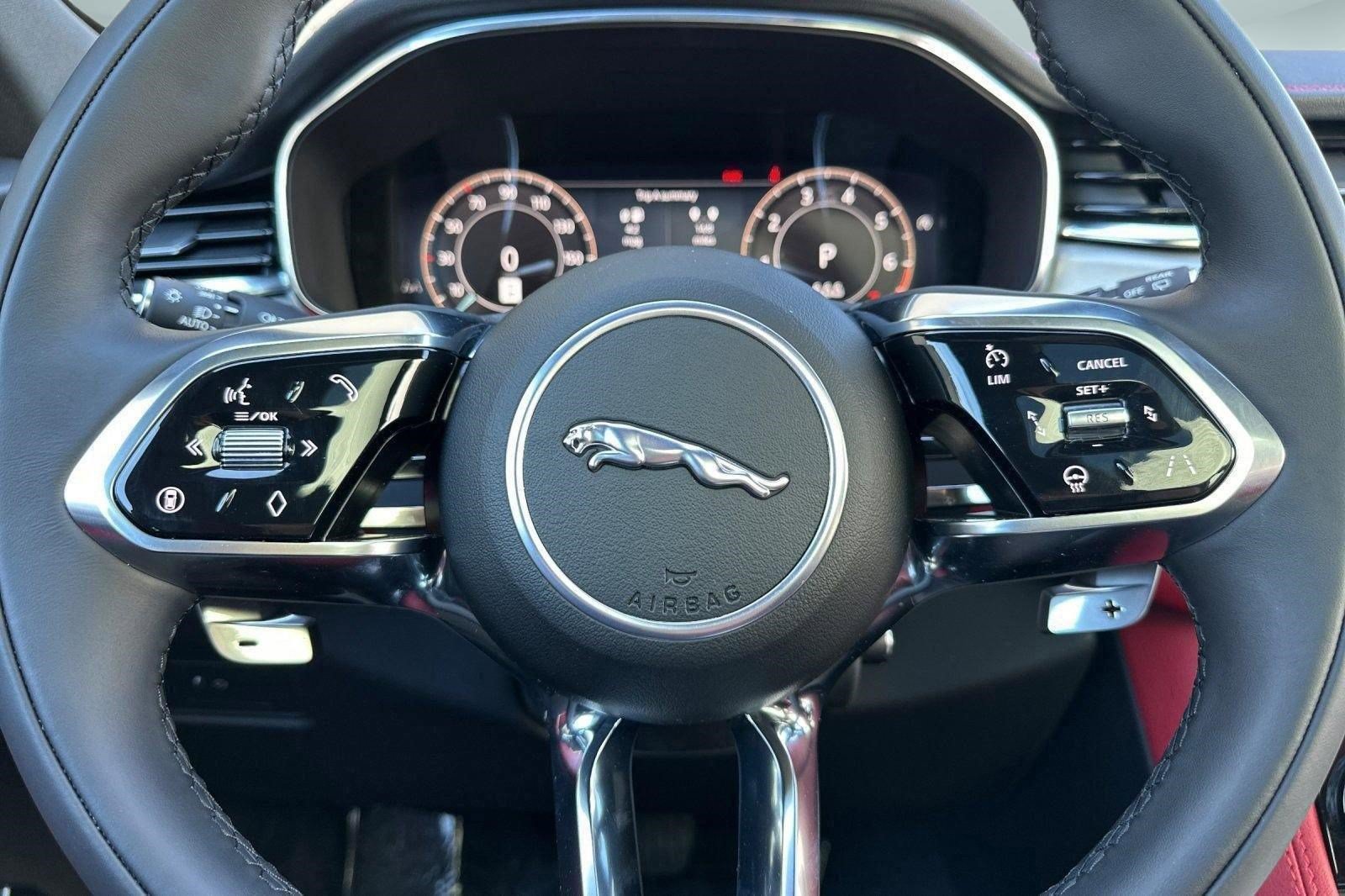 Used 2025 Jaguar F-PACE R-Dynamic S AWD/4WD image 20