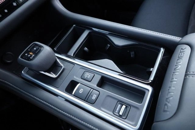Certified 2025 Nissan Pathfinder SV w/ SV Premium Package FWD image 19