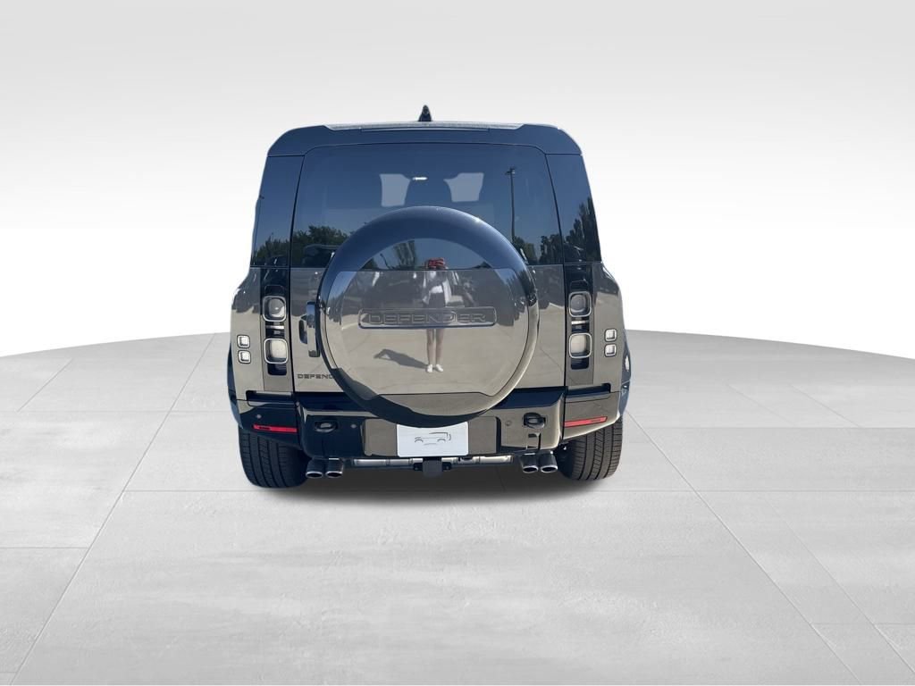 New 2024 Land Rover Defender 90 V8 image 21